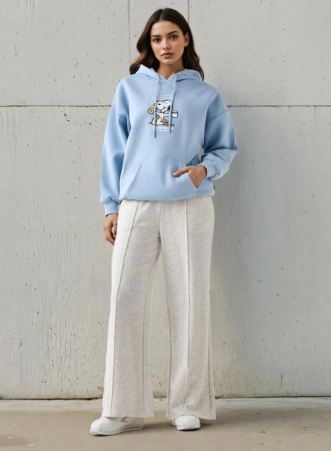 اس بي كاركترز سويت شيرت بغطاء رأس وطبعة سنوبي