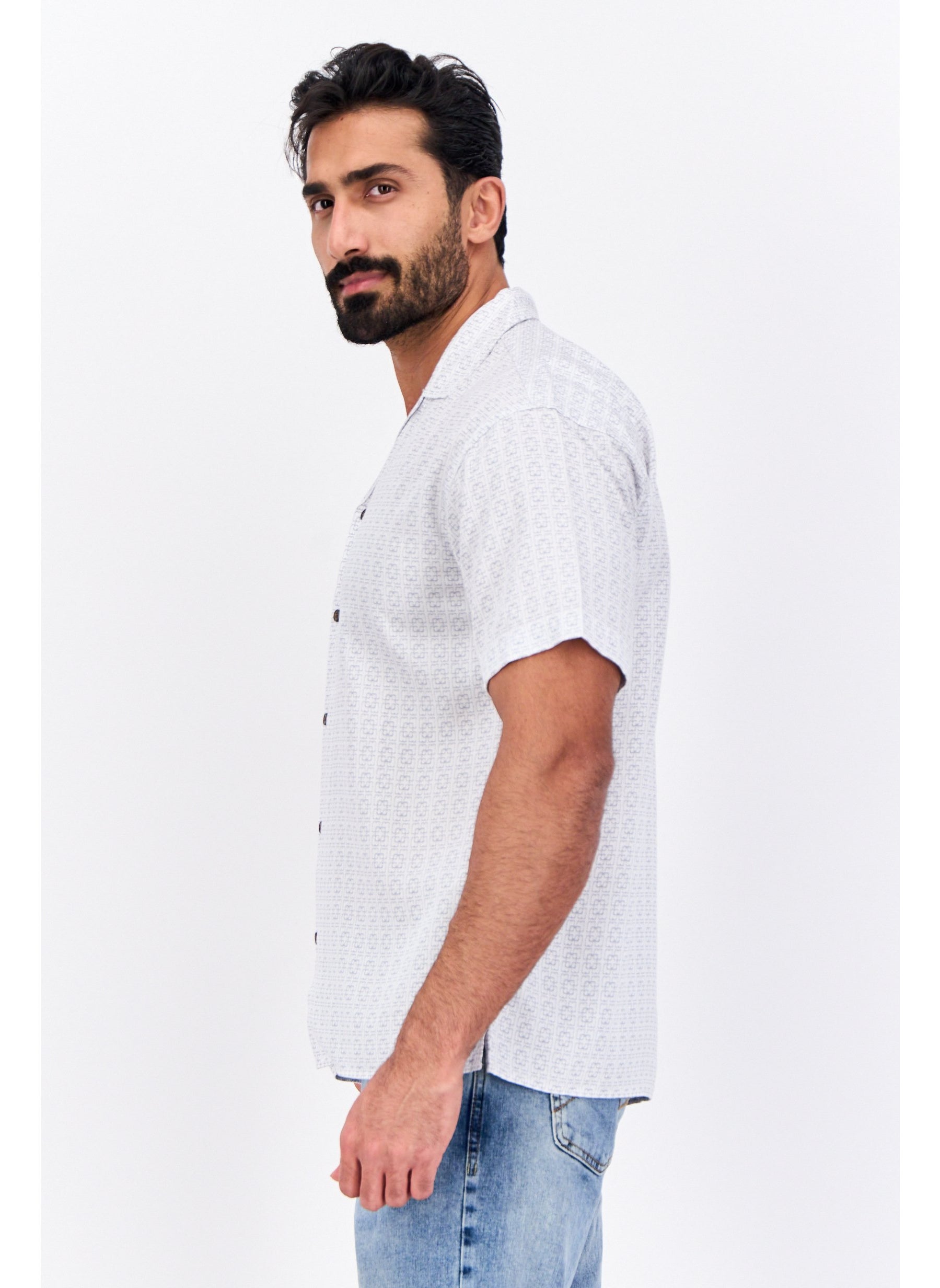 Men Regular Fit All Over Print Short Sleeve Casual Shirts, White - https://f.nooncdn.com/p/pzsku/Z45B205766F6048645CF8Z/45/1746214531/610fe2a3-9081-4f96-a31c-b9a13cfffa74.jpg?width=original
