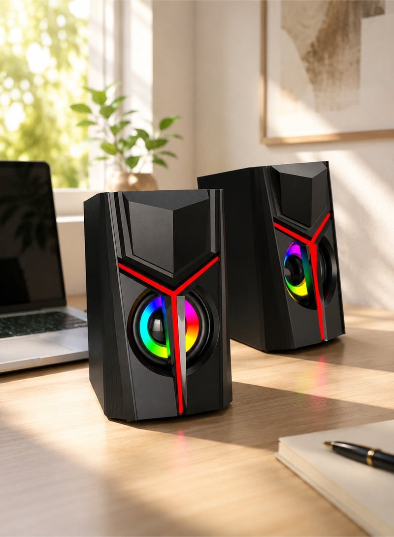 صدى زوج مكبرات صوت كمبيوتر ألعاب بقناتين RGB LED، قوة إخراج 2×3 وات ونطاق تردد 20 هرتز - 20 كيلو هرتز مع وحدة صوت كامل النطاق وباس محسن لنظام صوت سطح المكتب، يعمل بتيار مستمر 5 فولت عبر USB ومدخل صوت 3.5 ملم تشغيل فوري، صندوق صوت ألعاب مدمج بلوحة أمامية هندسية أنيقة مزينة باللون الأحمر ومصابيح مضيئة، متوافق على نطاق واسع مع أجهزة الكمبيوتر المكتبي، لابتوب، تابلت، هواتف ذكية، تلفزيونات ذكية، غرف ألعاب منزلية، مكاتب الدراسة، محطات عمل المكاتب، الترفيه متعدد الوسائط - Image 1
