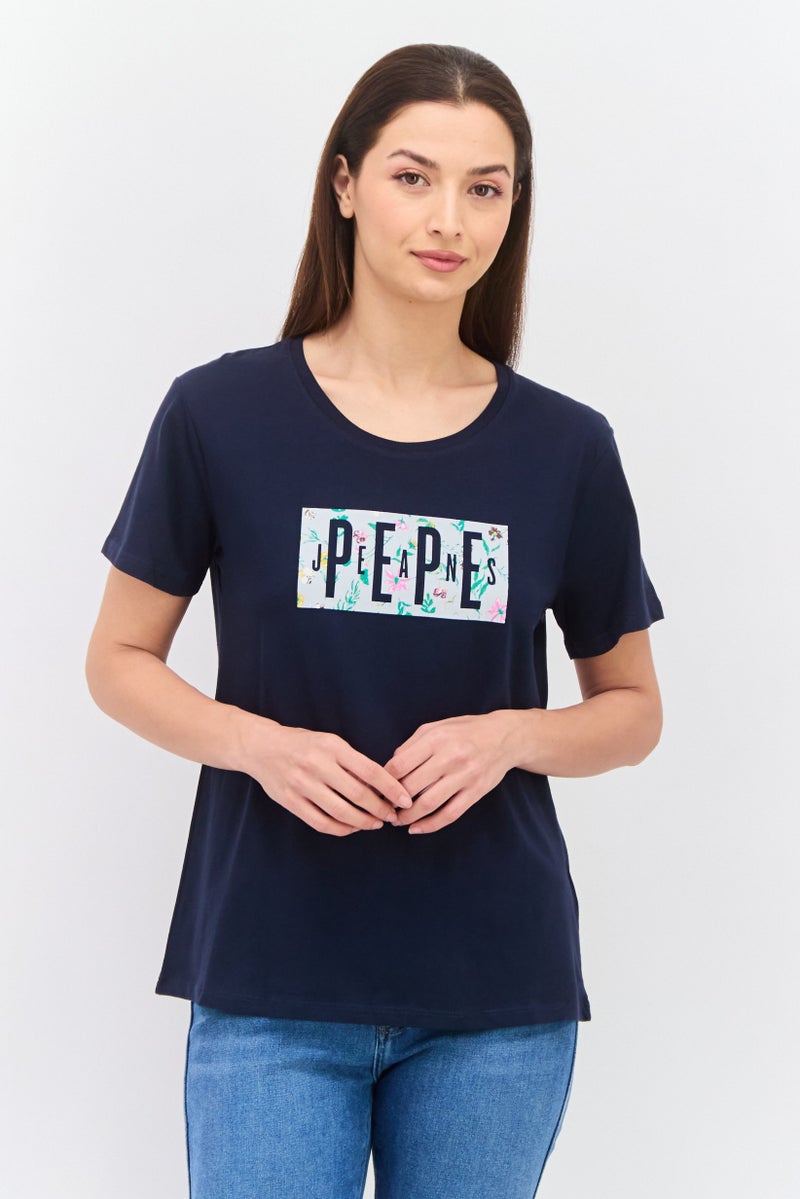 Pepe Jeans تي شيرت جرافيك قصير الأكمام للنساء بياقة دائرية، مجموعة بحرية - Image 1