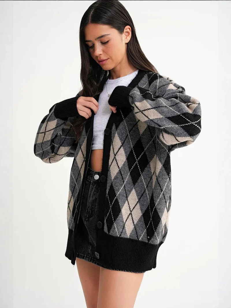 Mixray Black Mixray Oversize Argyle V-Neck Buttoned Cardigan for Women | Best Price UAE