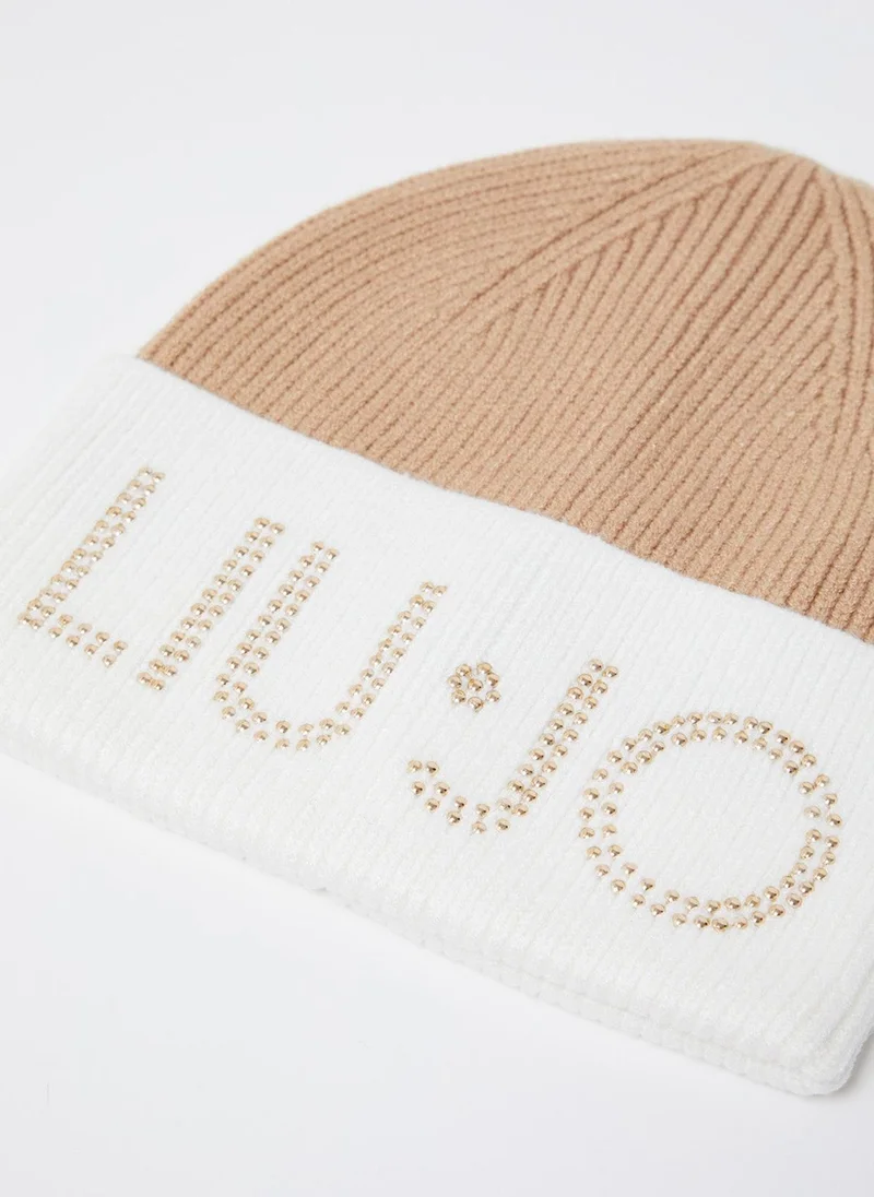 ليو جو قبعة بشعار وزخارف