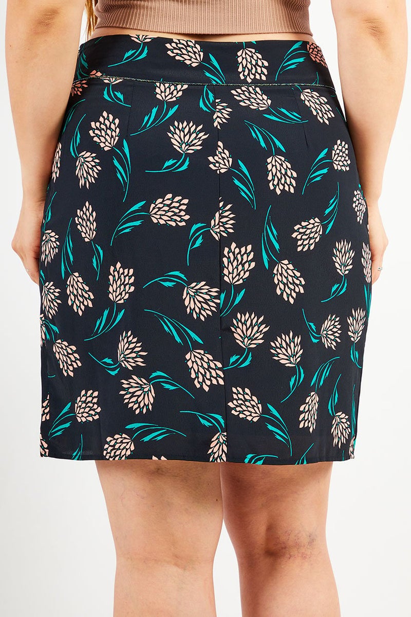 One Step Women Pull On Allover Printed Mini Skirt, Black Combo - Image 3