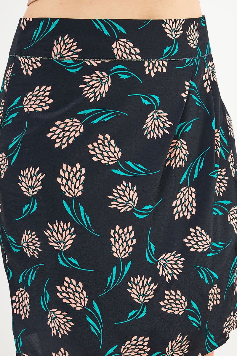 One Step Women Pull On Allover Printed Mini Skirt, Black Combo - Image 2