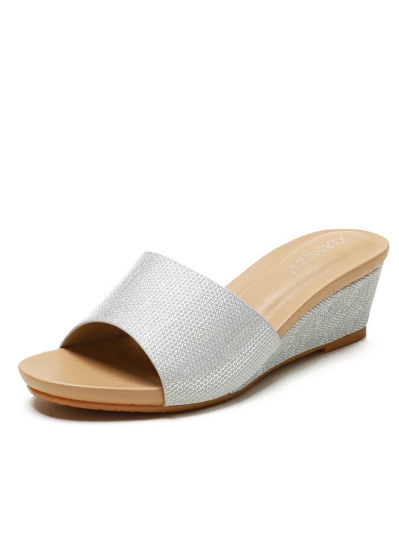KUYING Sandals Are A Versatile Summer Item  - Image 1