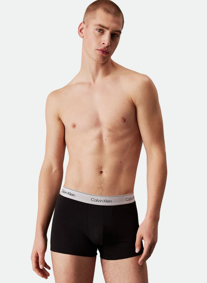 كالفن كلاين مجموعة من 3 سراويل داخلية من القطن الممدود - Image 2