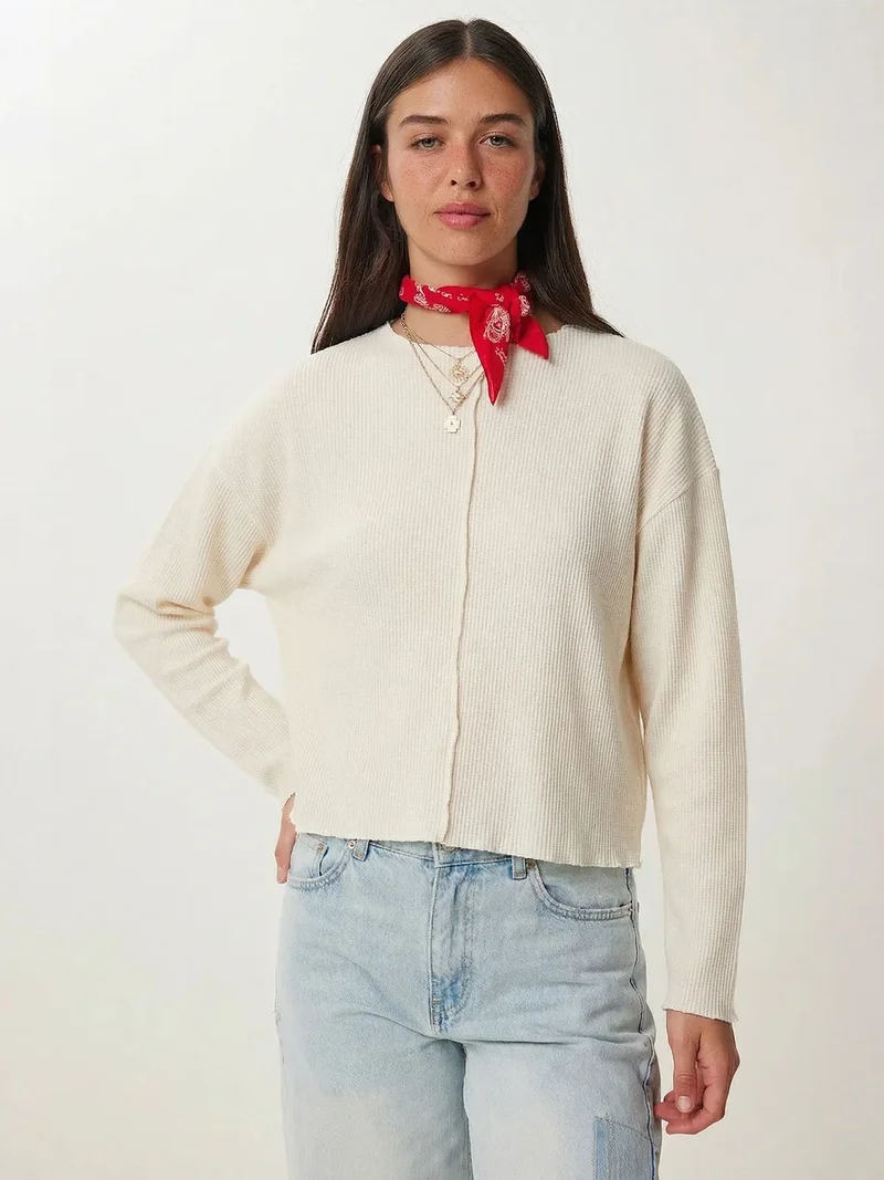 السعادة في إسطنبول ISTANBUL Ribbed Crew Neck Long Sleeve Blouse