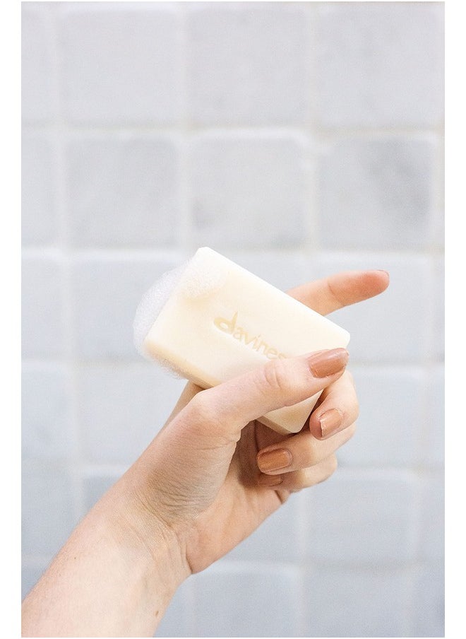 Davines Love Shampoo Bar For Frizzy Or Coarse Hair Add Softness Shine And Silky Texture 100 G.  - Image 4