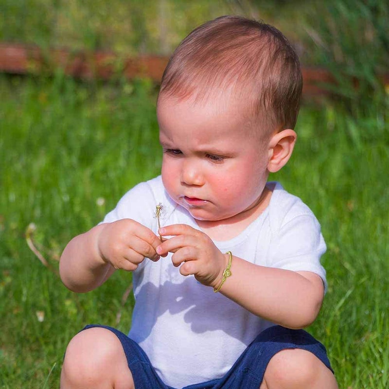 سوار من الفولاذ المقاوم للصدأ مطلي بالذهب مع تعليقة على شكل حرف على شكل قلب، هدية مجوهرات قابلة للتعديل لعيد ميلاد الفتيات، الابنة، الأخت (F) - Image 2