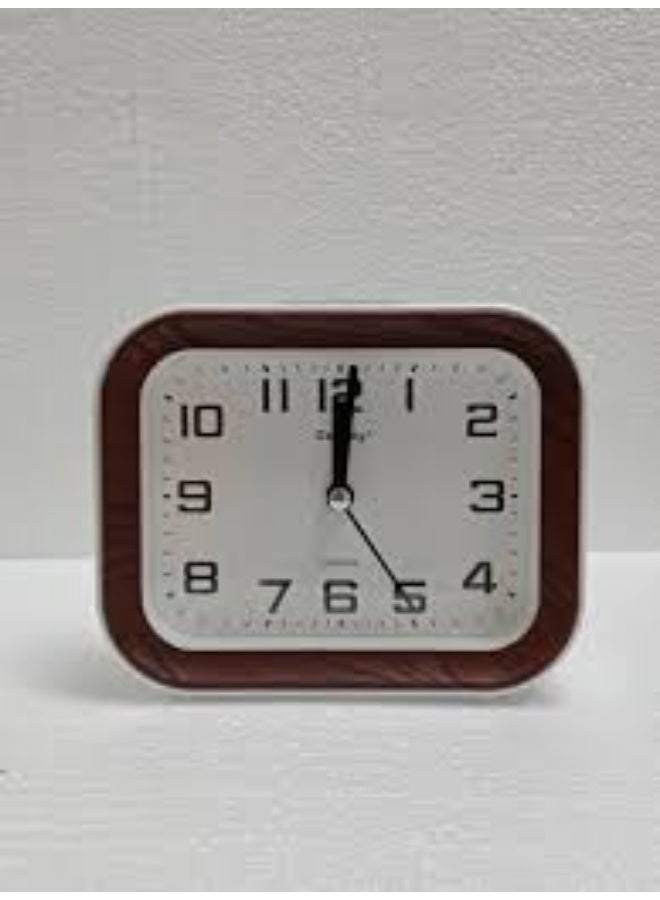ساعة المنضدة الكلاسيكية بلمسة خشبية عصرية - Image 1