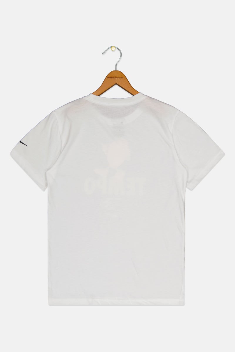 Nike تي شيرت رياضي للأطفال من نايك 3 براند بواسطة راسل ويلسون، مناسب للذكور، بطباعة جرافيك، خارجي، أبيض - Image 2