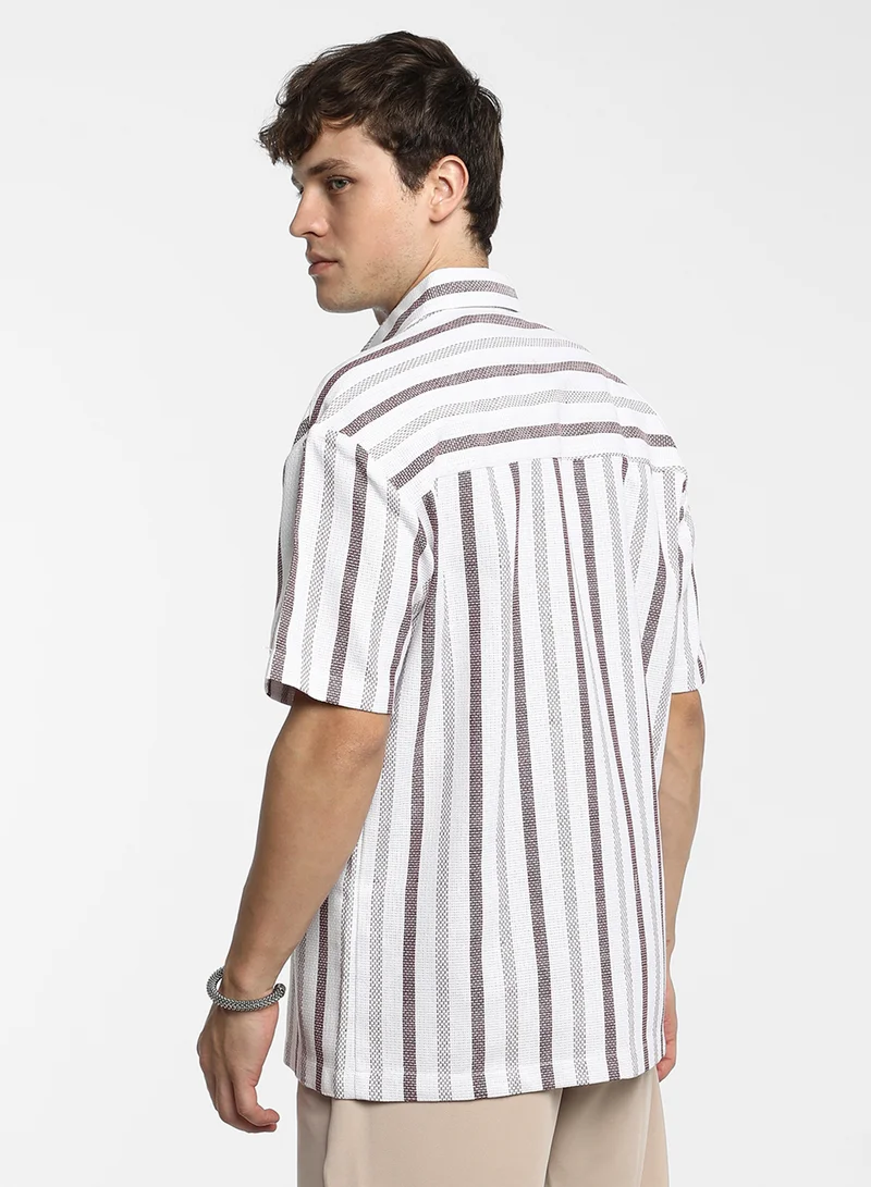 كامبوس سوترا Men's Ivory White & Burgundy Red Pencil-Striped Shirt