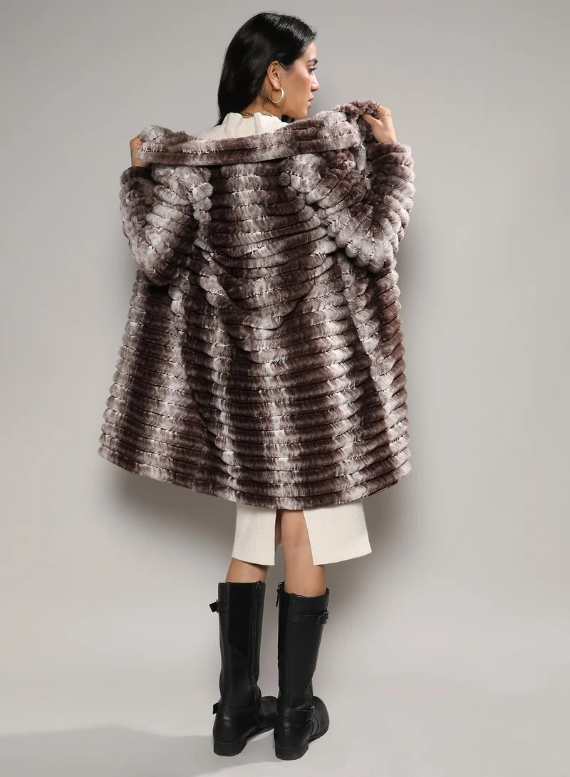 كامبوس سوترا Women's Ivory White & Chocolate White Ombre Ripple Long Coat