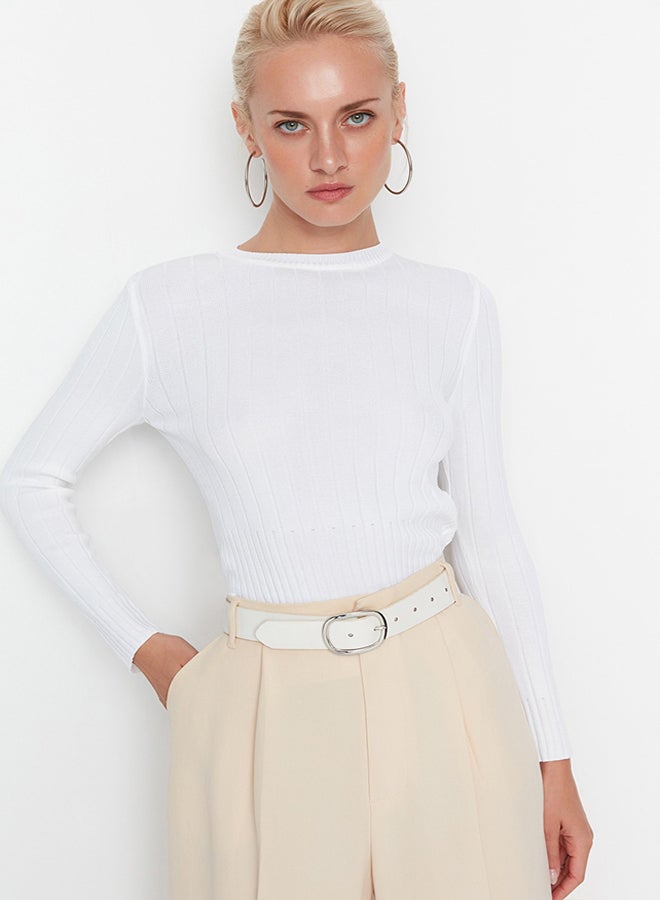 trendyol Ecru Basic Crew Neck Knitwear Sweater TWOAW23KZ01249 - Image 1