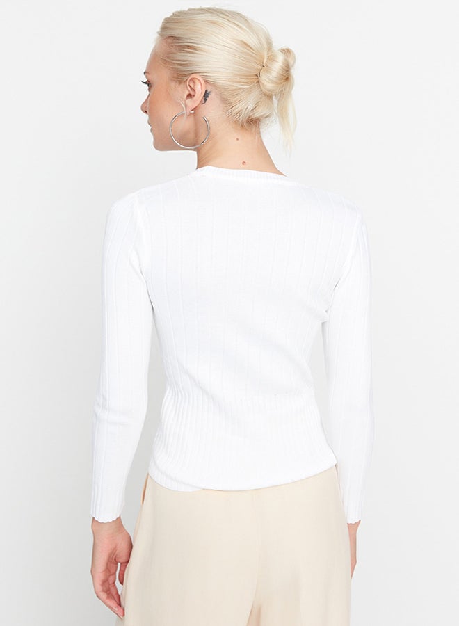 trendyol Ecru Basic Crew Neck Knitwear Sweater TWOAW23KZ01249 - Image 4