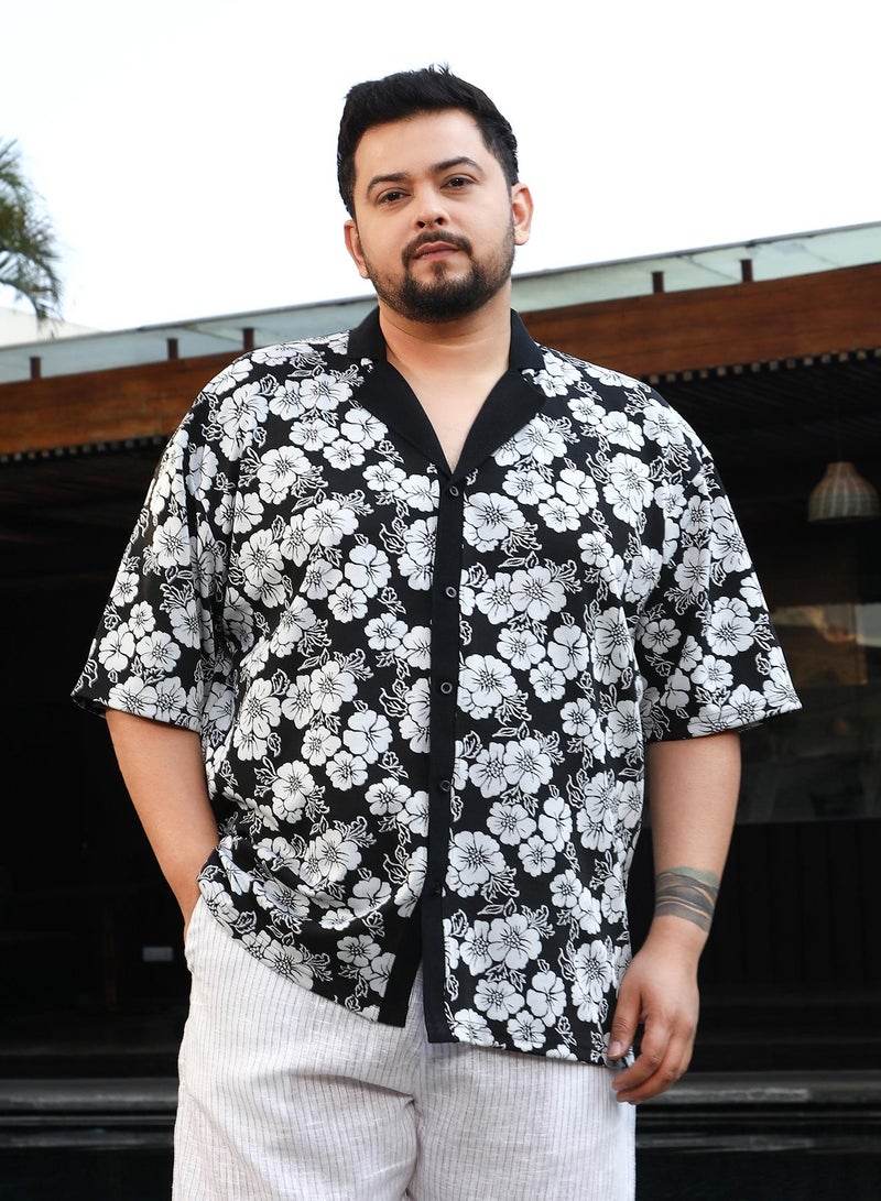 انستافاب بلس قميص بولو رجالي مطبوع بالزهور أسود وأبيض مقاس بلس - Image 2