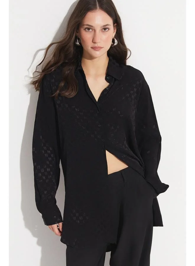 جون قميص نسائي واسع من الفيسكوز باللون الأسود من جوني