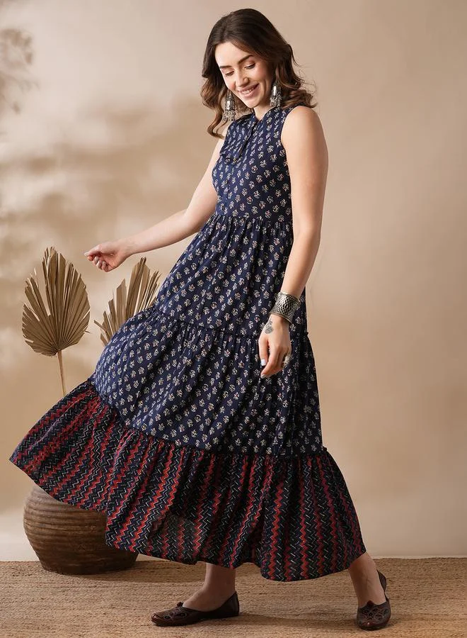 جلو باص فستان طويل بطبعة زهور و ياقة ماندارين