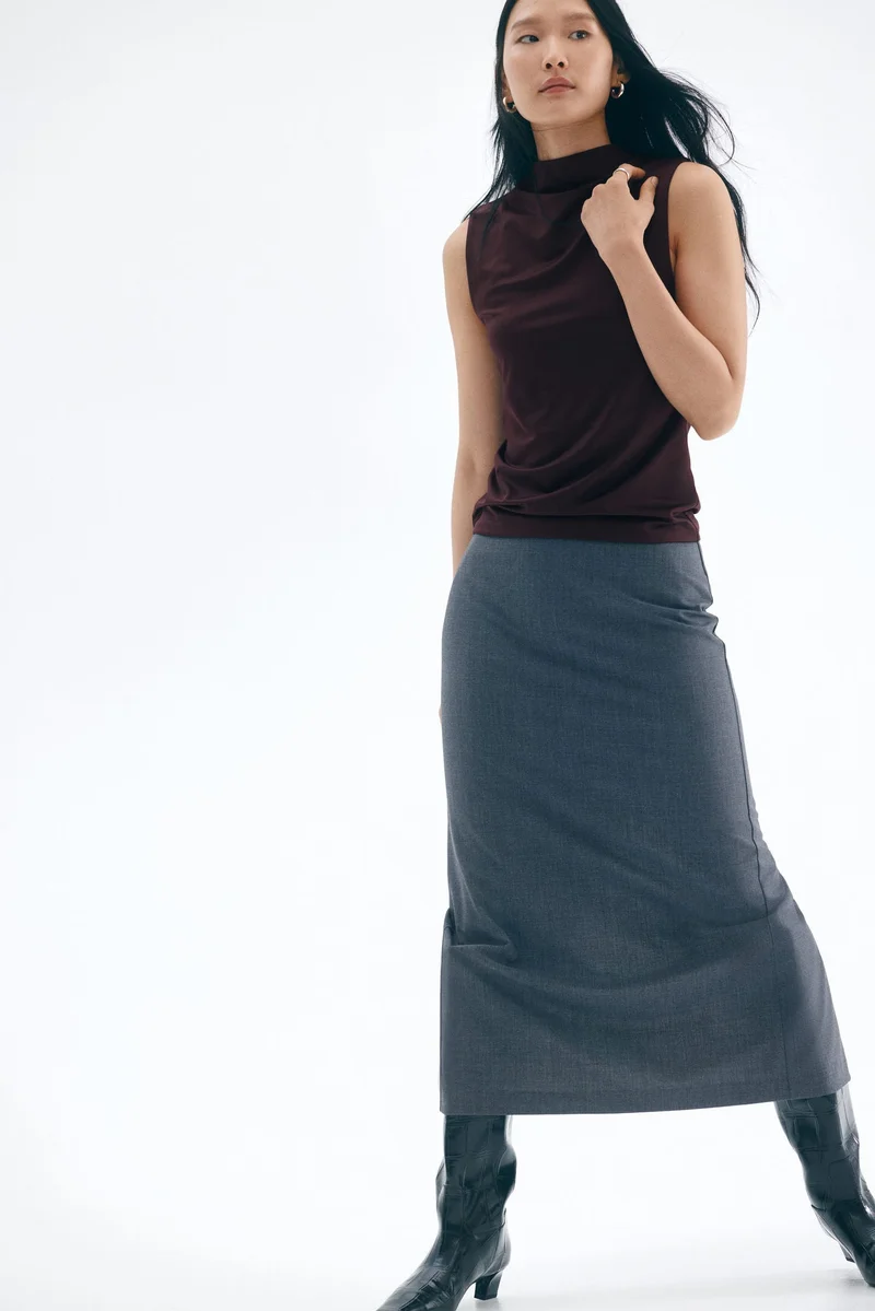 اتش اند ام بلوزة بقبة عالية من نسيج مايكروفايبر