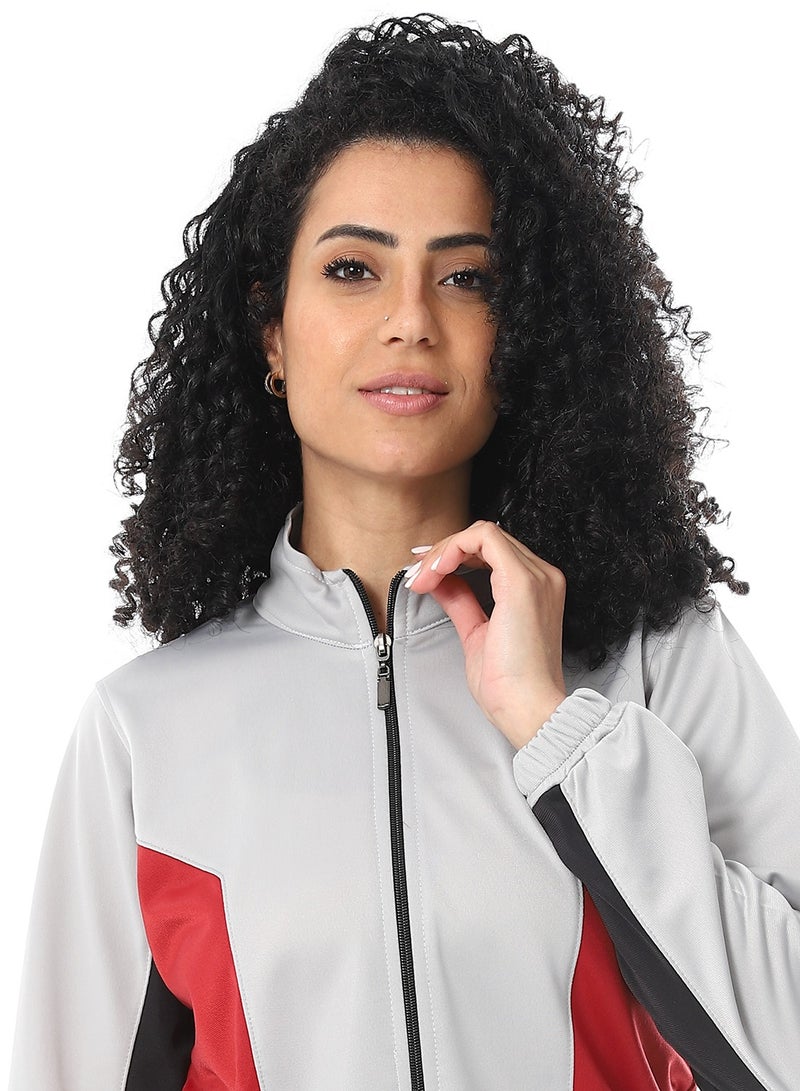 Caesar Women's two-piece sports tracksuit with a half neck and a zipper in the front  - Image 5