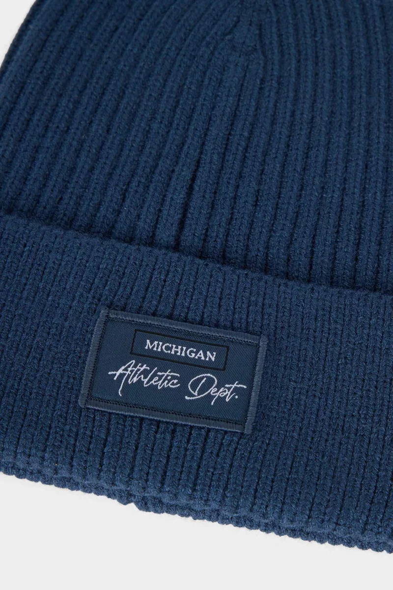 ديفاكتو Man Fleece Lined Labeled Beanie