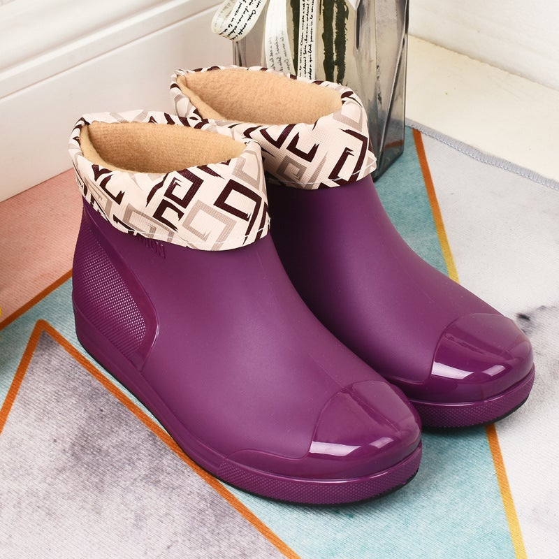 Wholesale spring and autumn Japanese fashion rain shoes adult short tube water shoes non-slip wear-resistant womens boots warm outer wear water boots overshoes Purple + cotton sleeve 