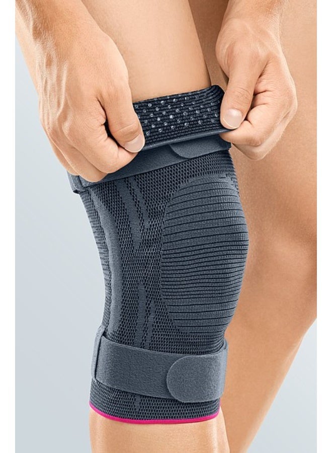 ميدي دعامة ركبة طبية للنساء/الرجال، كم ضاغط لدعم الركبة لعلاج التهاب المفاصل، آلام المفاصل، إصابات الأربطة، تمزق الغضروف الهلالي، التهاب الأوتار، الجري، القرفصاء، الرياضة، اللون فضي، المقاس IV — جينوميدي بلس - Image 4