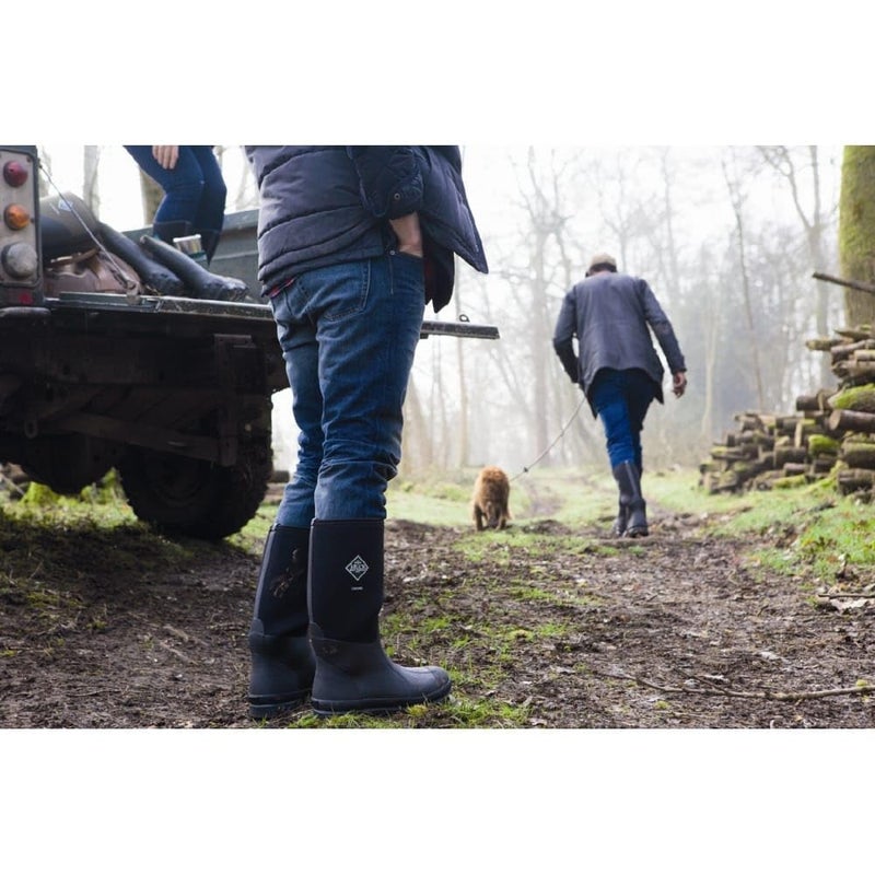 MUCK Men's Chore Classic Work Boot, Black, Size 6(M) - Image 2