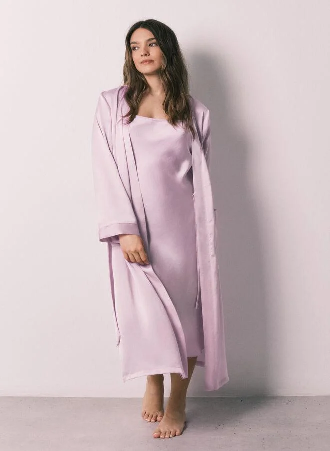 ومن سيكريت رداء ميدي بلون الساتان البنفسجي