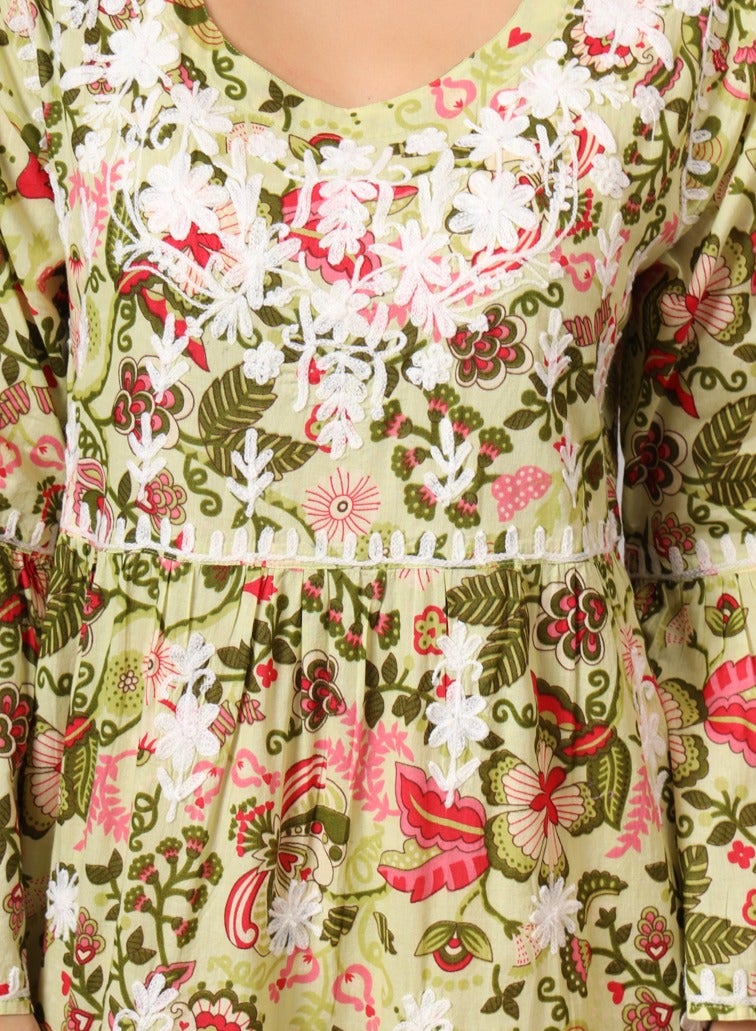 الايا جلابية قطن ممل مميزة بتطريز شيكانكاري يدوي بتصميم - وتفاصيل مجمعة - Image 5