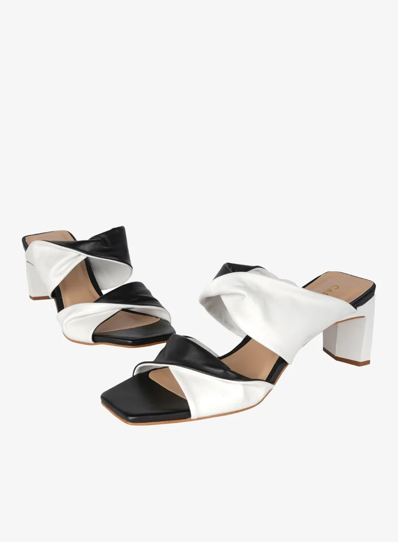 كارانو كارانو نسائي مفتوح سهل الارتداء بكعب رفيع بتصميم لولبي مزدوج جلد