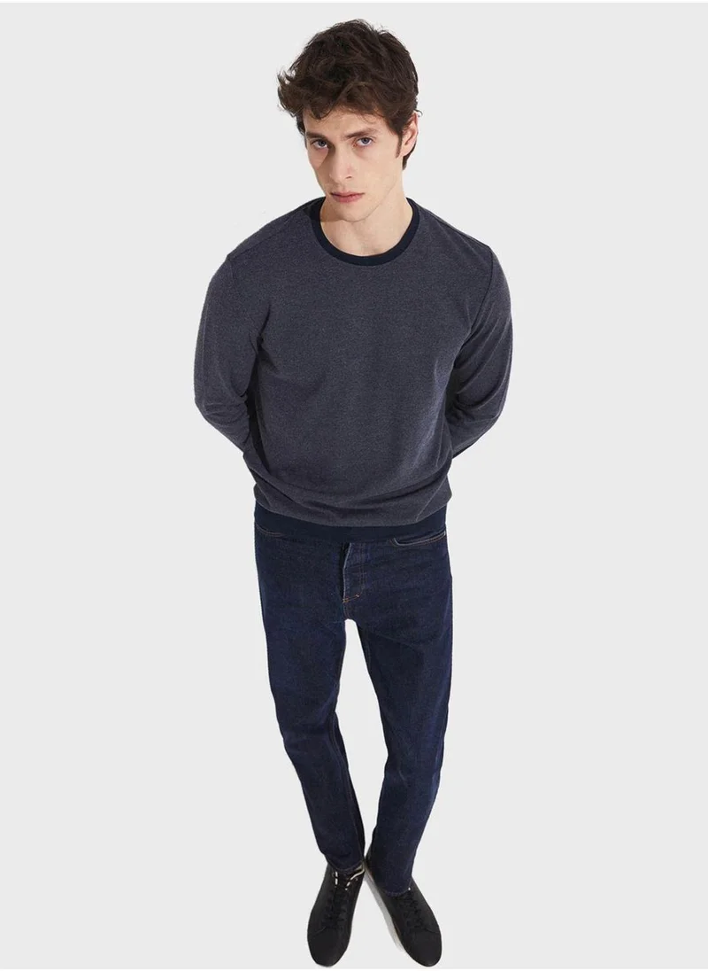 جون Essetial Crew Neck Sweatshirt