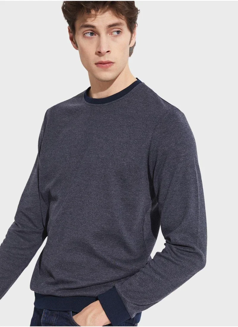 جون Essetial Crew Neck Sweatshirt