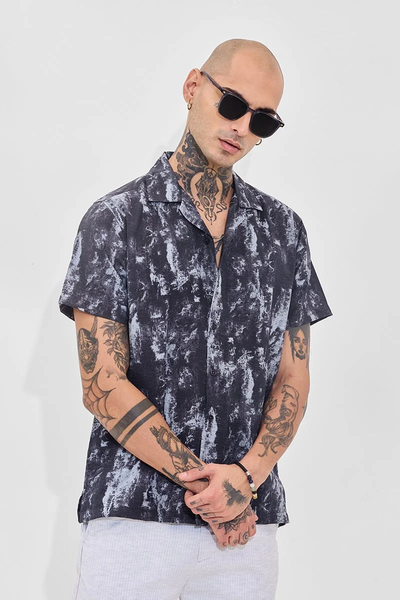 سنيتش قميص رمادي بقصة صندوقية مجردة