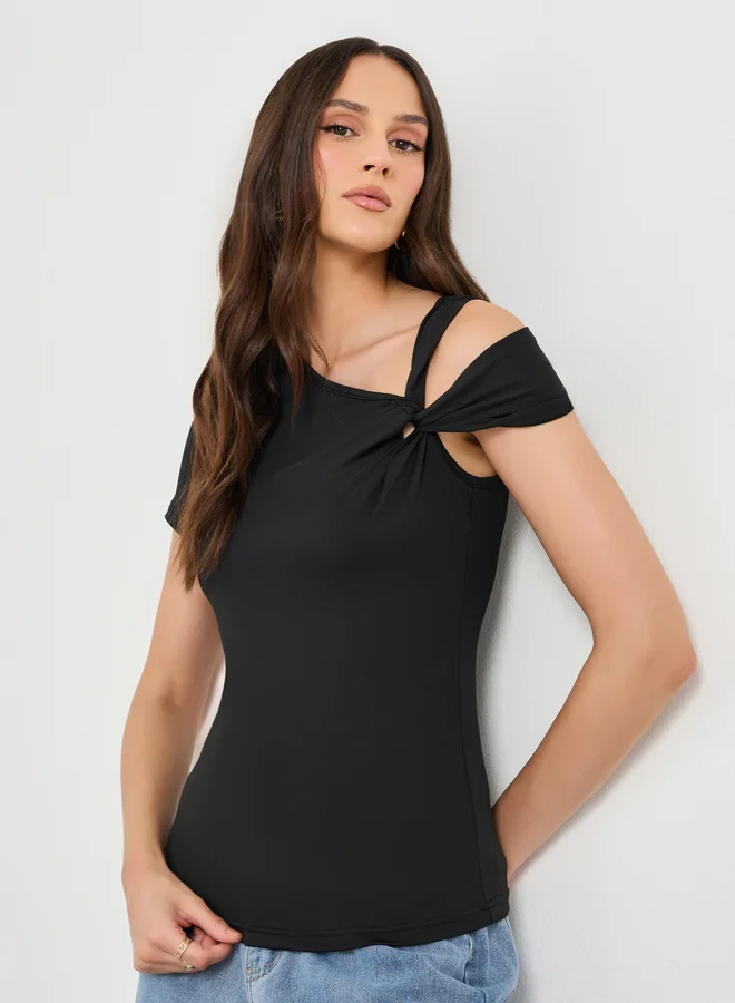 Styli Styli Women Black Knot Detail Knit Top