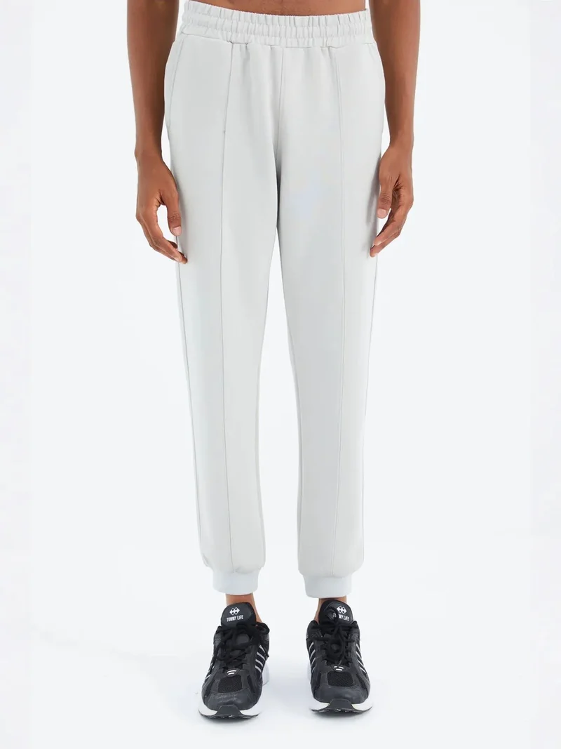 تومي لايف TOMMY Men's Regular-Fit 3-Thread Fleece Sweatpants