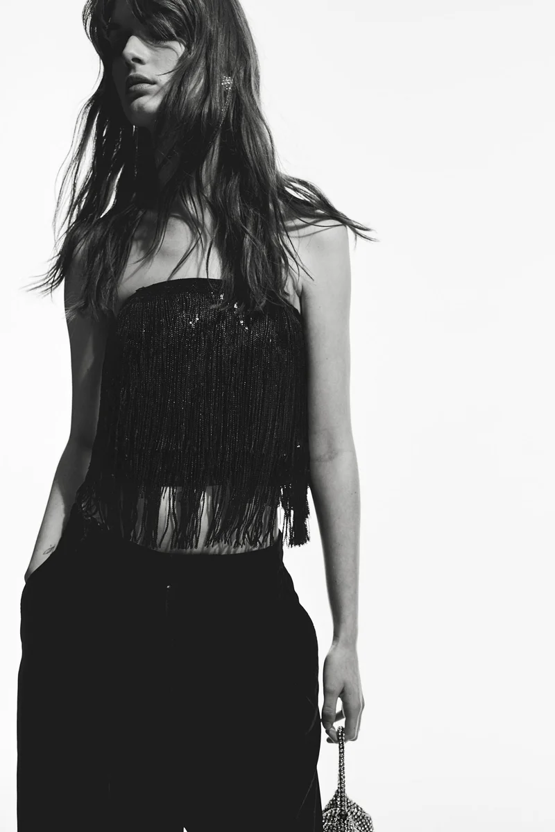 اتش اند ام بلوزة باندو بشراشيب من الترتر