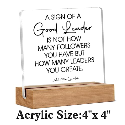 Oqtumes Leader Gift for Men Women Boss Mentor Leadership Gifts a Sign of a Good Leader Sayings Clear Desk Decorations Acrylic Sign With Wooden Stand for Desk Table Shelf - Image 2