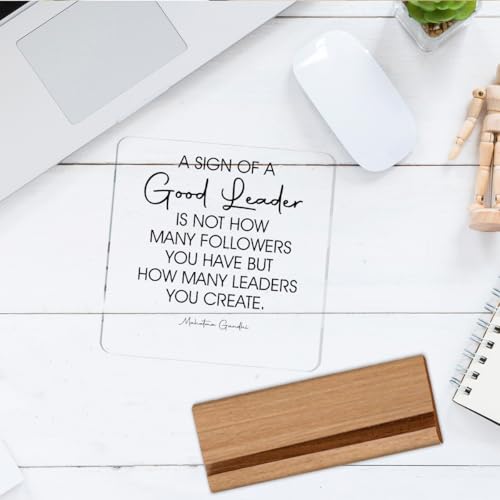 Oqtumes Leader Gift for Men Women Boss Mentor Leadership Gifts a Sign of a Good Leader Sayings Clear Desk Decorations Acrylic Sign With Wooden Stand for Desk Table Shelf - Image 5