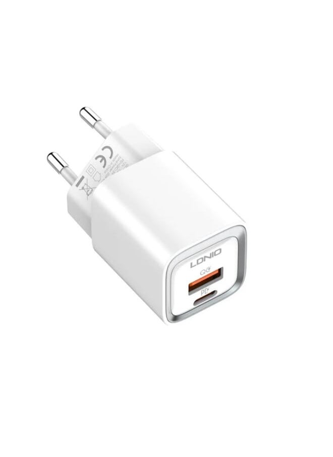 LDNIO - A2318C شاحن سريع عالي الجودة بمنفذ الاتحاد الأوروبي (Type-C &amp; USB) 20W PD+QC مع كابل شحن Lightning USB - أبيض - Image 1