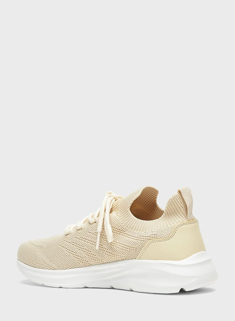 شو اكسبرس Lace Up Low Top Sneakers