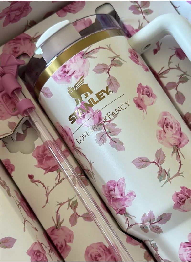 ستانلي كوب ستانلي X LoveShackFancy إصدار محدود باللون Ribbon Rosa مصنوع من الفولاذ المقاوم للصدأ 40 oz  - Image 4
