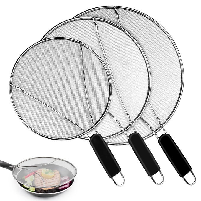 SPLATTER SCREEN FOR FRYING PAN 98 114 13 STAINLESS STEEL FINE MESH GREASE SPLATTER GUARD WITH SILICONE HANDLE HOT OIL SPLASH GUARD FOR COOKING TO PREVENT OIL SPLATTER SAFE COOKING