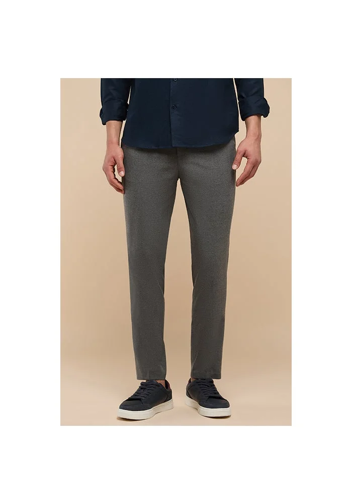 Solid Chinos with Button Closure