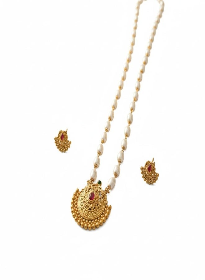 طقم عقد أنيق من AAIKU مطلي بالذهب للنساء، مزين بخرز اللؤلؤ، وقلادة من الحجر الأحمر، وأقراط متناسقة. - Image 1