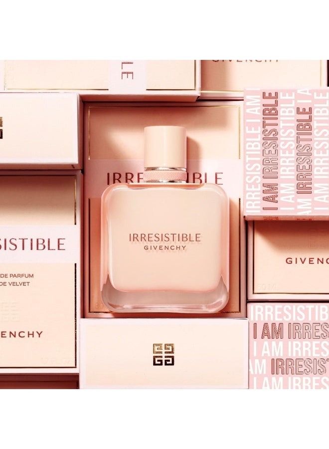 جيفنشي عطر أنثوي يجسّد الأنوثة العفوية والجاذبية الهادئة، صُمّم للمرأة التي تترك أثرها دون تكلّف