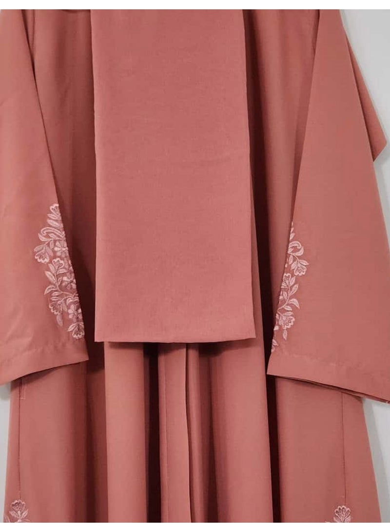 عباية نسائية أنيقة مفتوحة من الأمام مطرزة باللون الخوخي مع غطاء رأس متناسق، طقم عباية بأكمام مطرزة من قماش جورجيت رخامي فاخر، ملابس عربية تقليدية متواضعة بطول كامل وأزرار للأسفل - Image 4