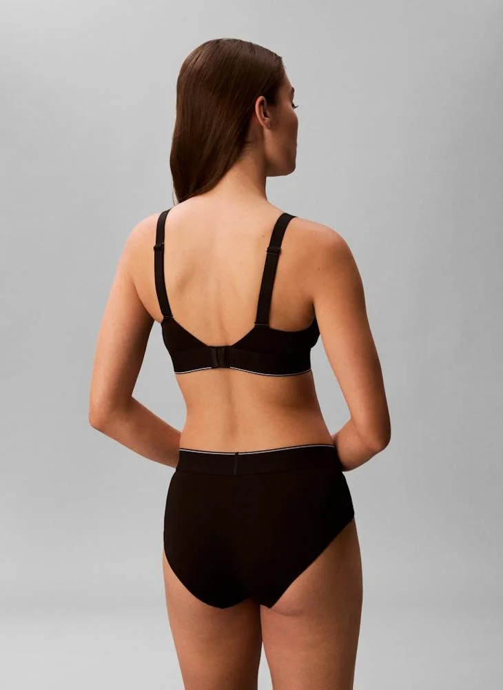 كالفن كلاين حمالة صدر براليت مبطنة بخفة