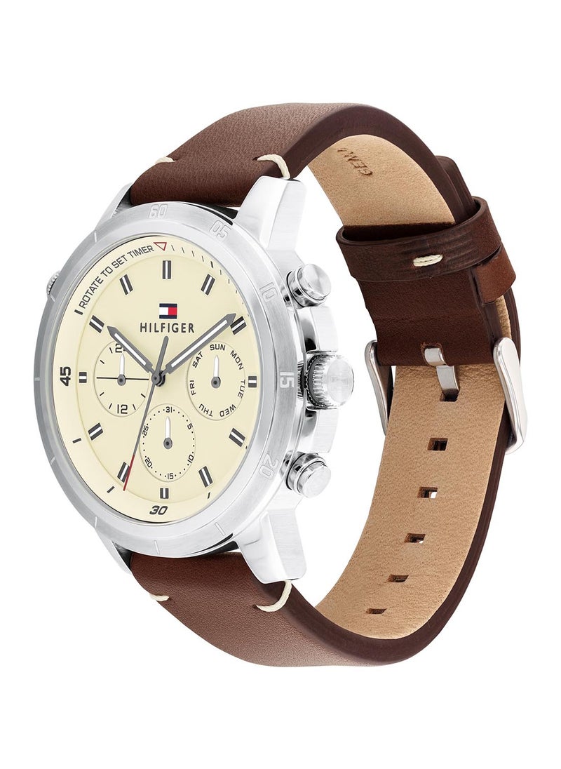 TOMMY HILFIGER ساعة يد جلدية دائرية الشكل بعقارب للرجال 1792102 - 46 ملم  - Image 2