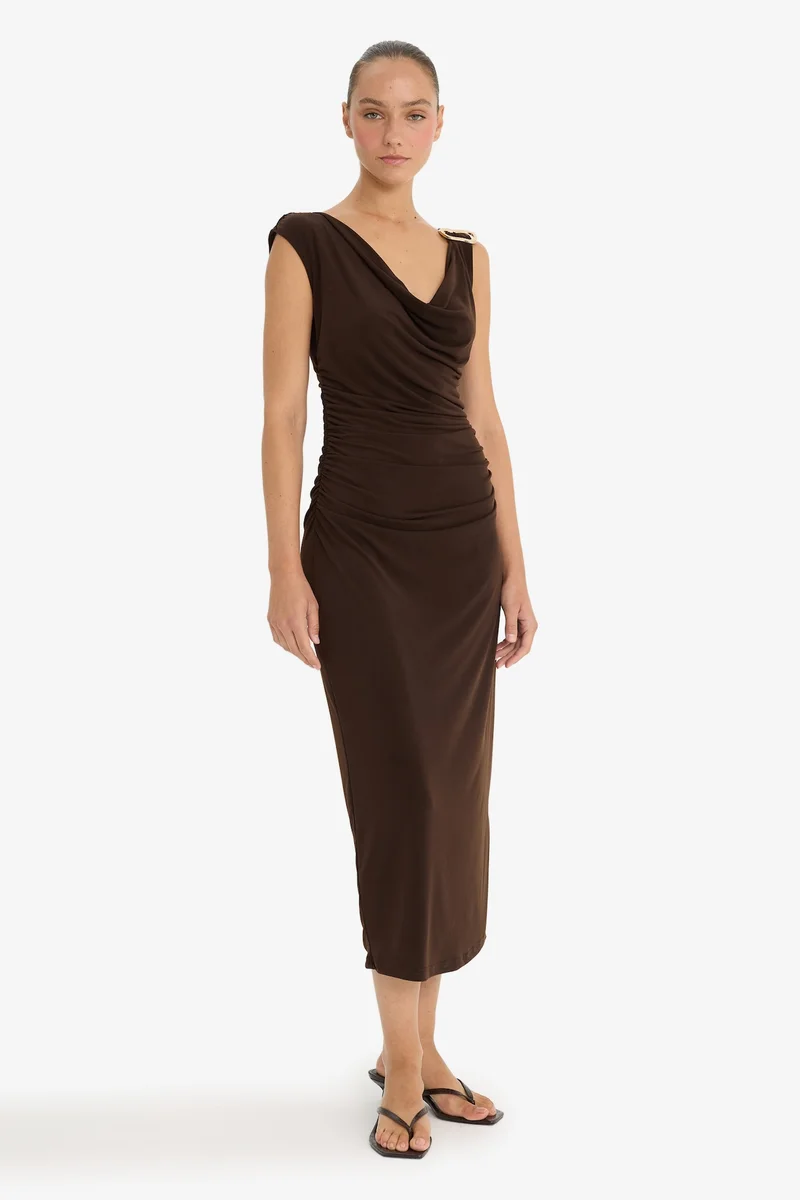 ديفاكتو Regular Fit Sleeveless Midi Dress